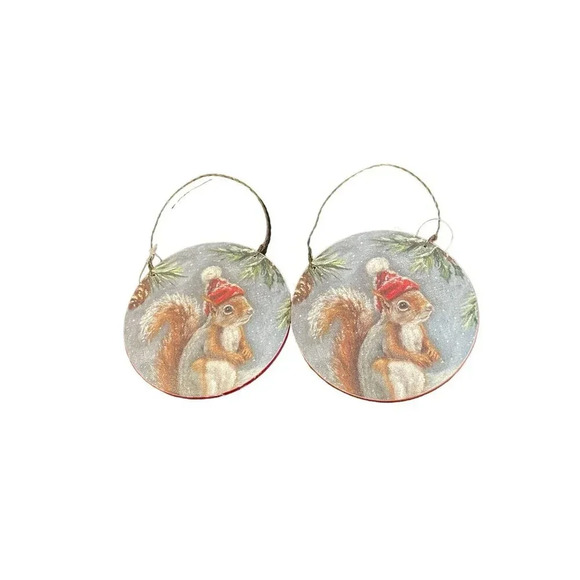Squirrel Wood Round Christmas Holiday Ornaments‎ Set Of 2 Rustic Farm 4 x 4 NEW - Picture 1 of 4